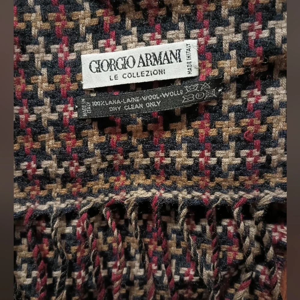 Men Women Giorgio Armani Le Collezioni Italy 100% Wool Luxury Italian Scarf Wrap